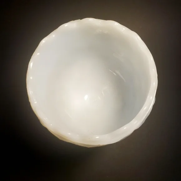 VINTAGE Textured Diamond White Milk Glass Pedestal Goblet MCM Bowl EUC - Picture 3 of 5